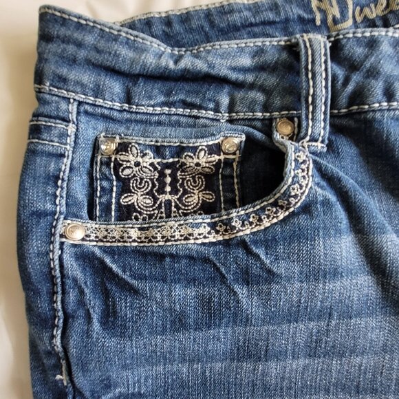 Blue Jean Womens Shorts Embellished Embroidered ND Weekend Size 10 - Picture 12 of 14